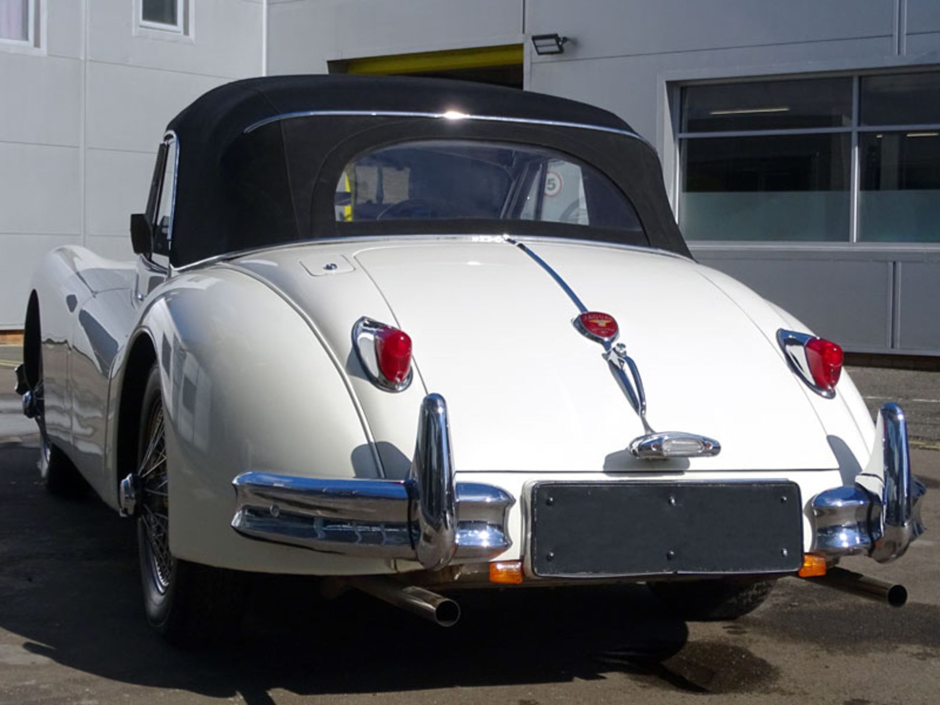 1955 Jaguar XK140 SE Drophead Coupe - Image 4 of 11