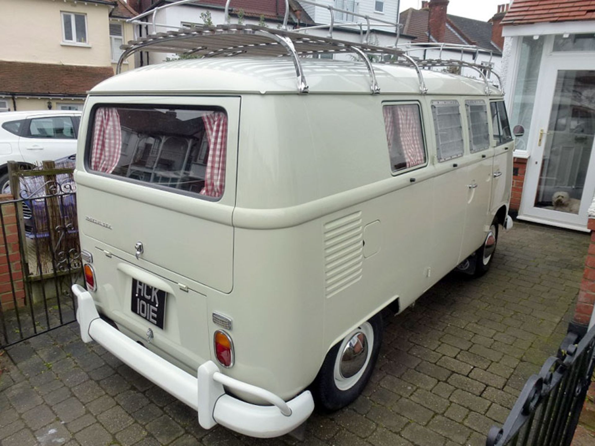 1967 Volkswagen Kombi Riviera Camper Van - Image 4 of 8