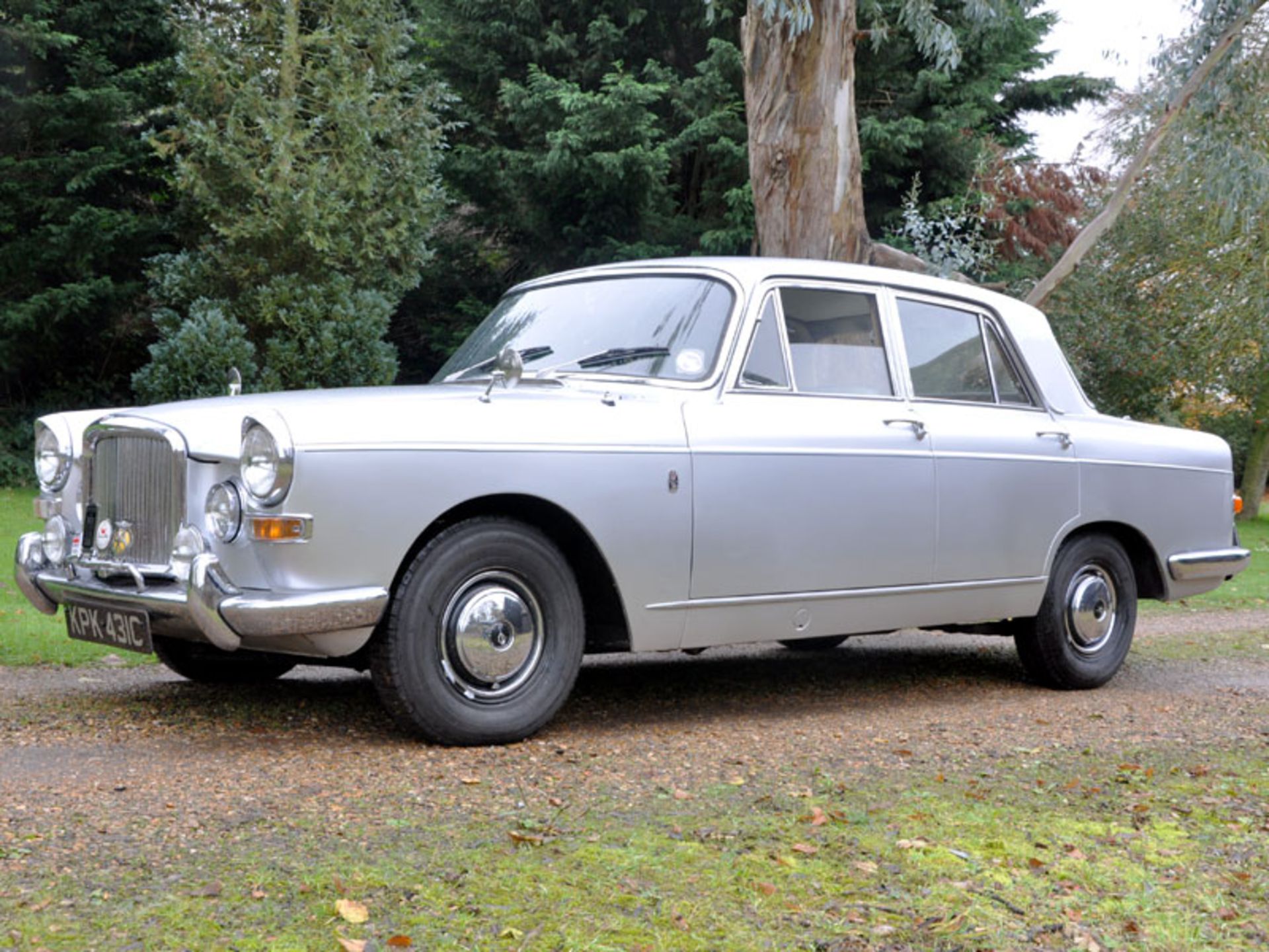 1965 Vanden Plas Princess 4-Litre R - Image 2 of 4