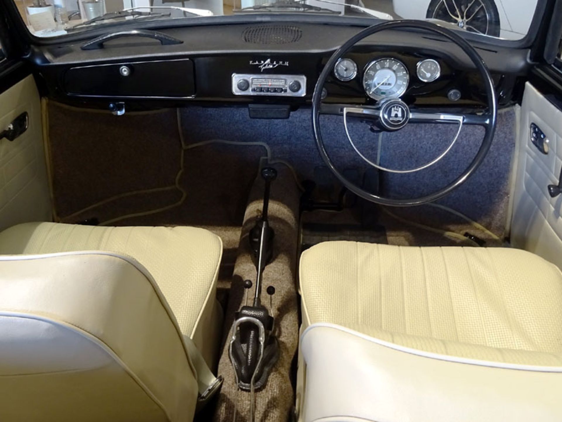 1968 Volkswagen Karmann Ghia Convertible - Image 5 of 6