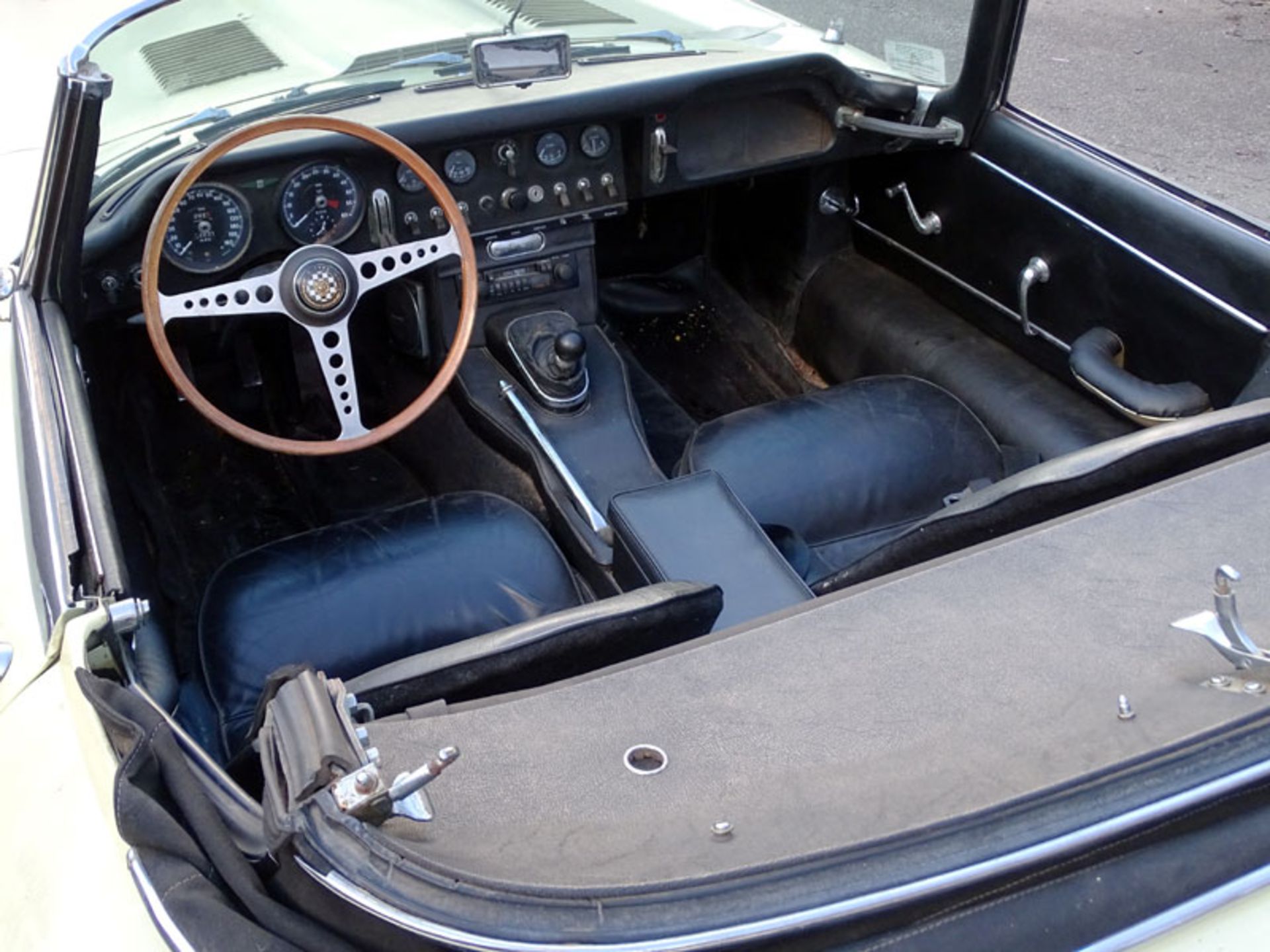 1963 Jaguar E-Type 3.8 Roadster - Image 3 of 11