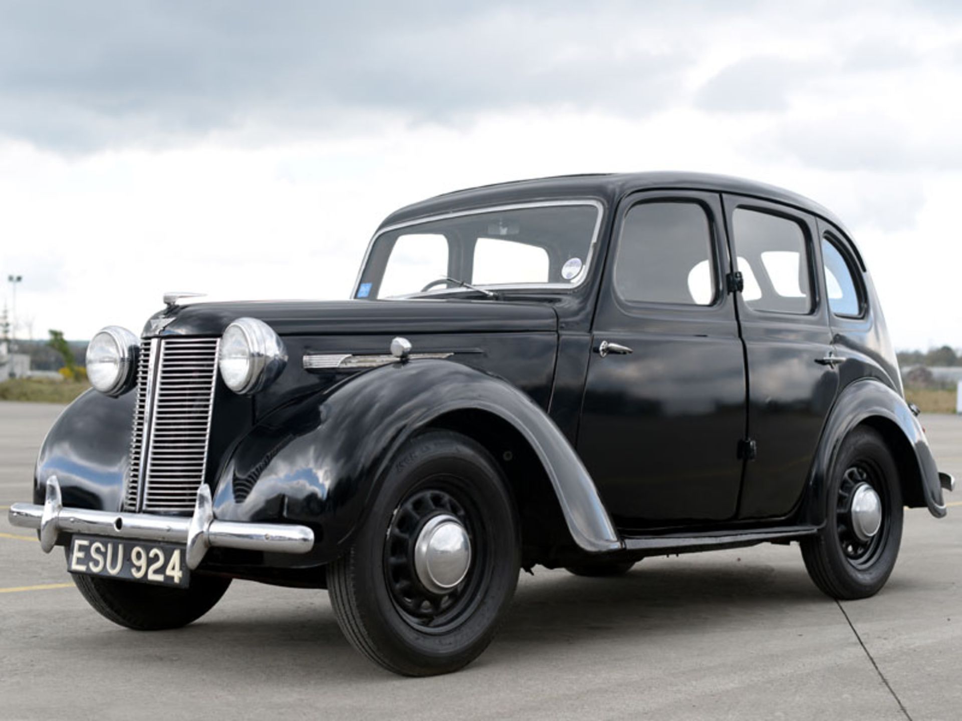 1946 Austin 10/4 Saloon