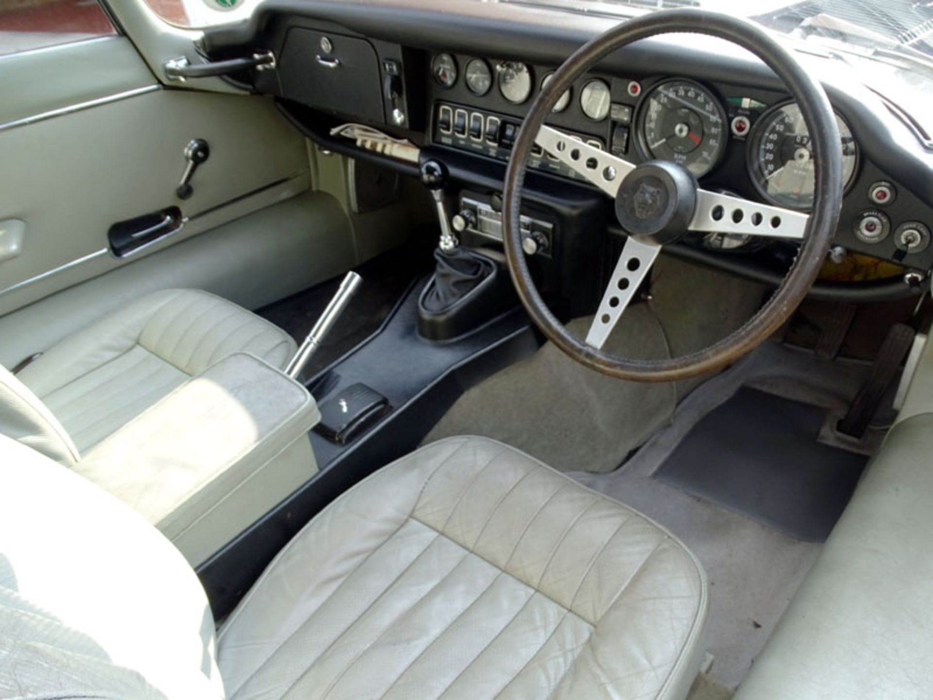 1971 Jaguar E-Type V12 Coupe - Image 4 of 9