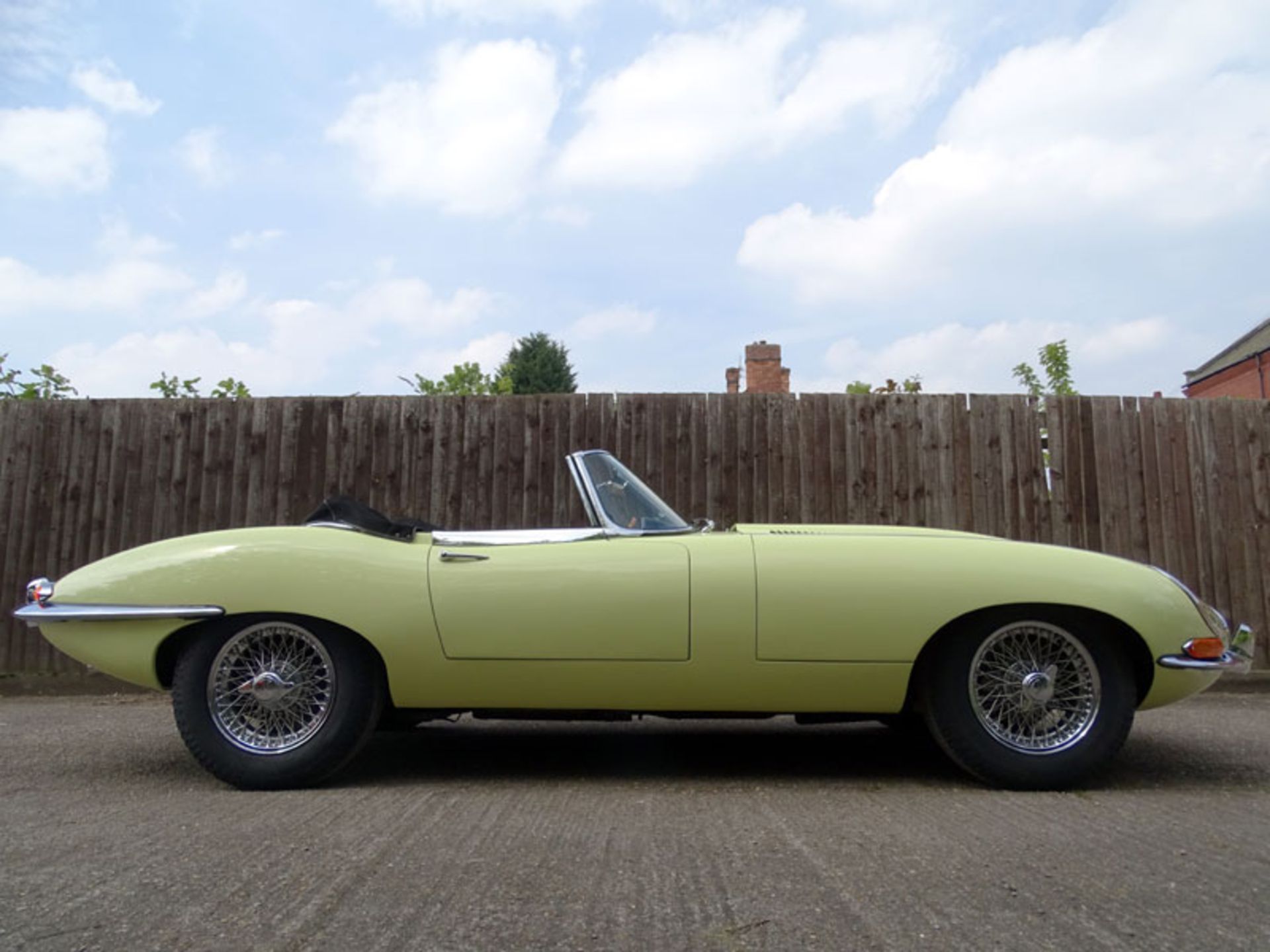 1967 Jaguar E-Type 4.2 Roadster - Image 4 of 14