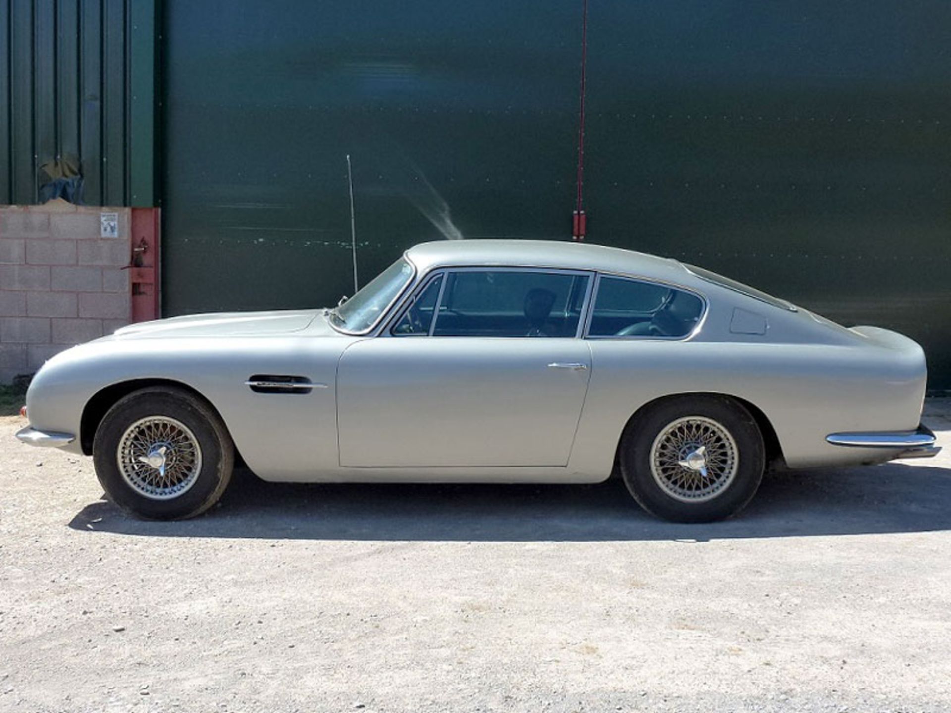 1966 Aston Martin DB6 Vantage - Image 4 of 10