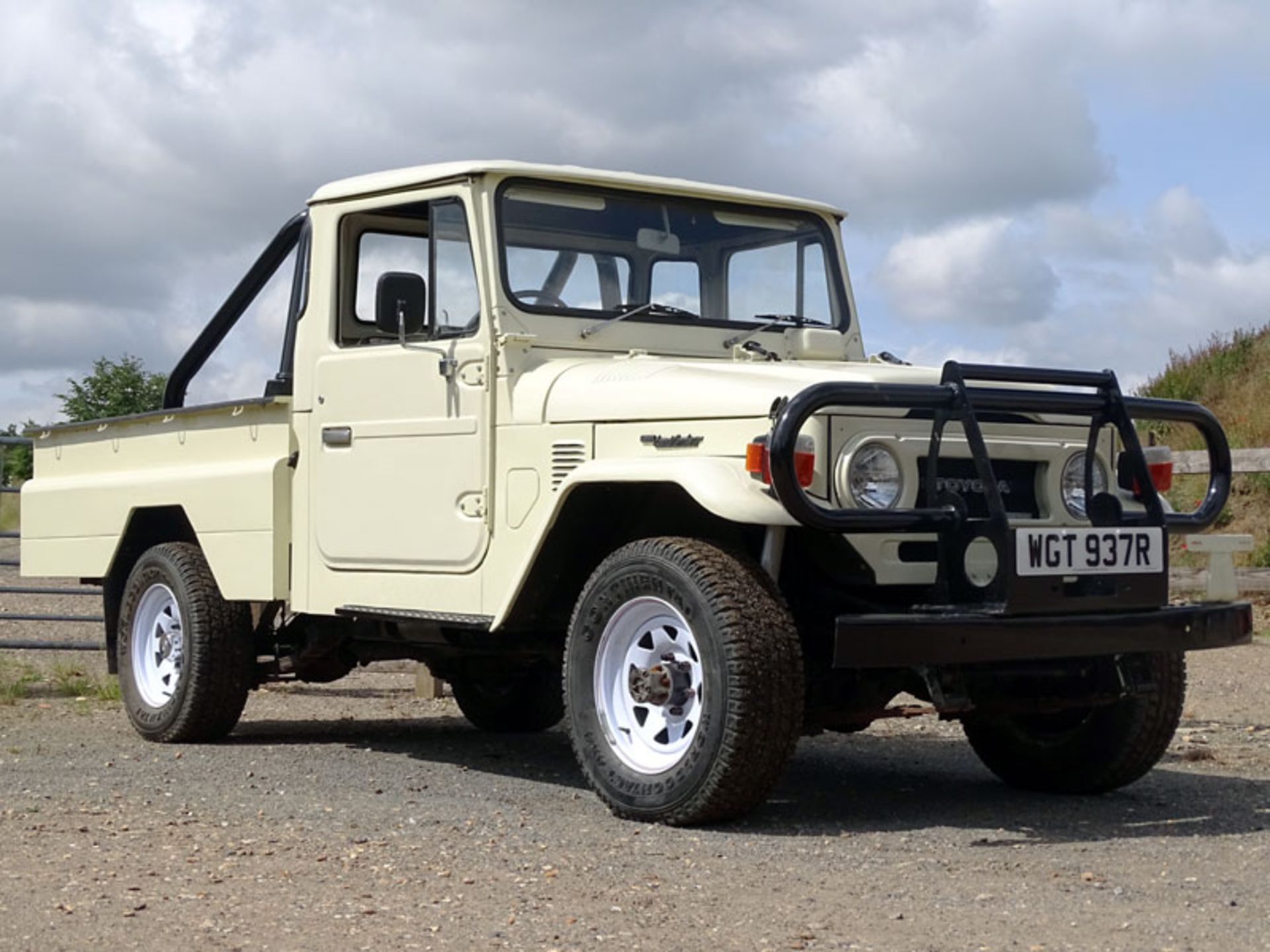 1976 Toyota HJ45 Land Cruiser Pickup