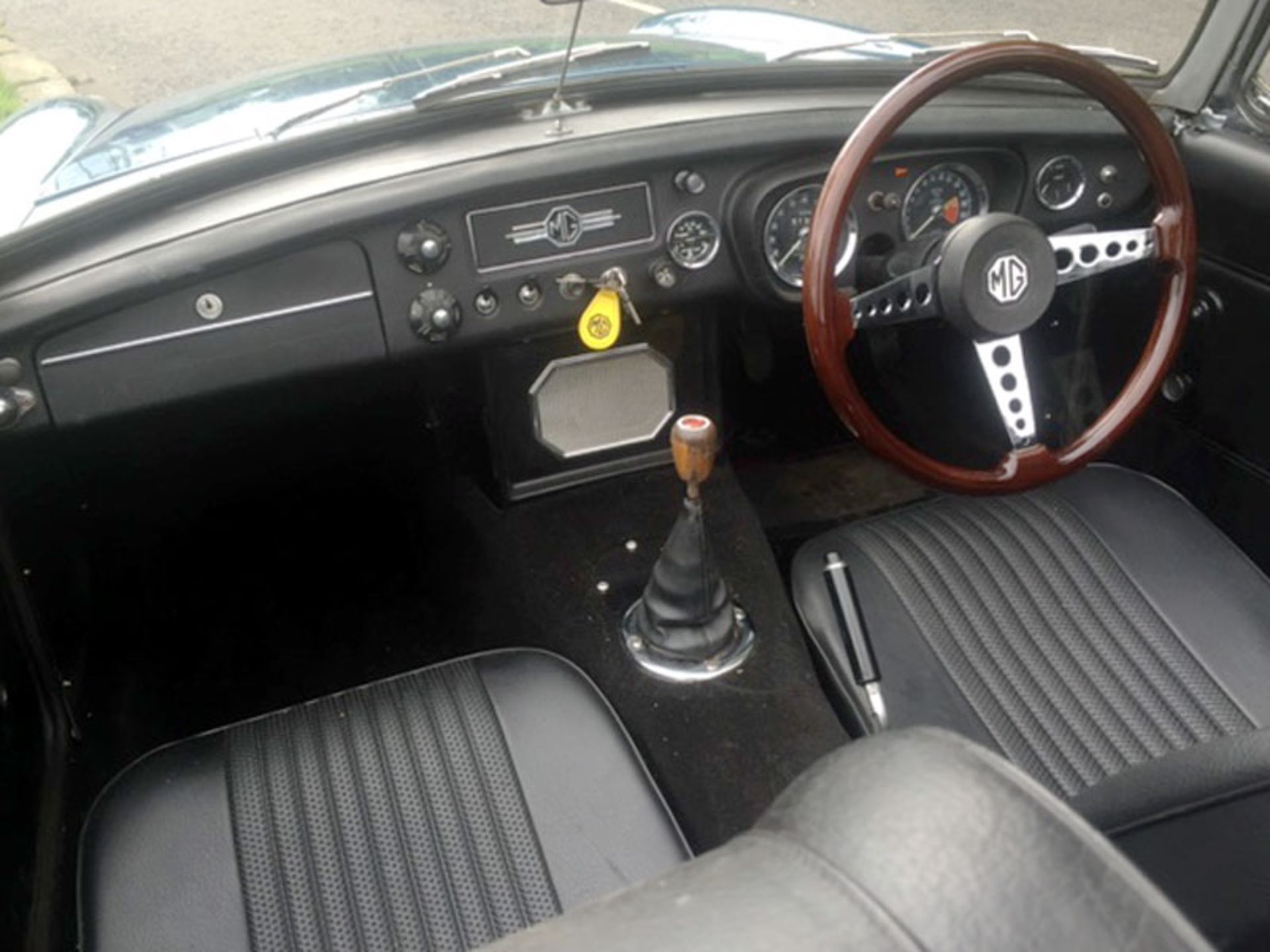 1971 MG B Roadster - Image 3 of 4