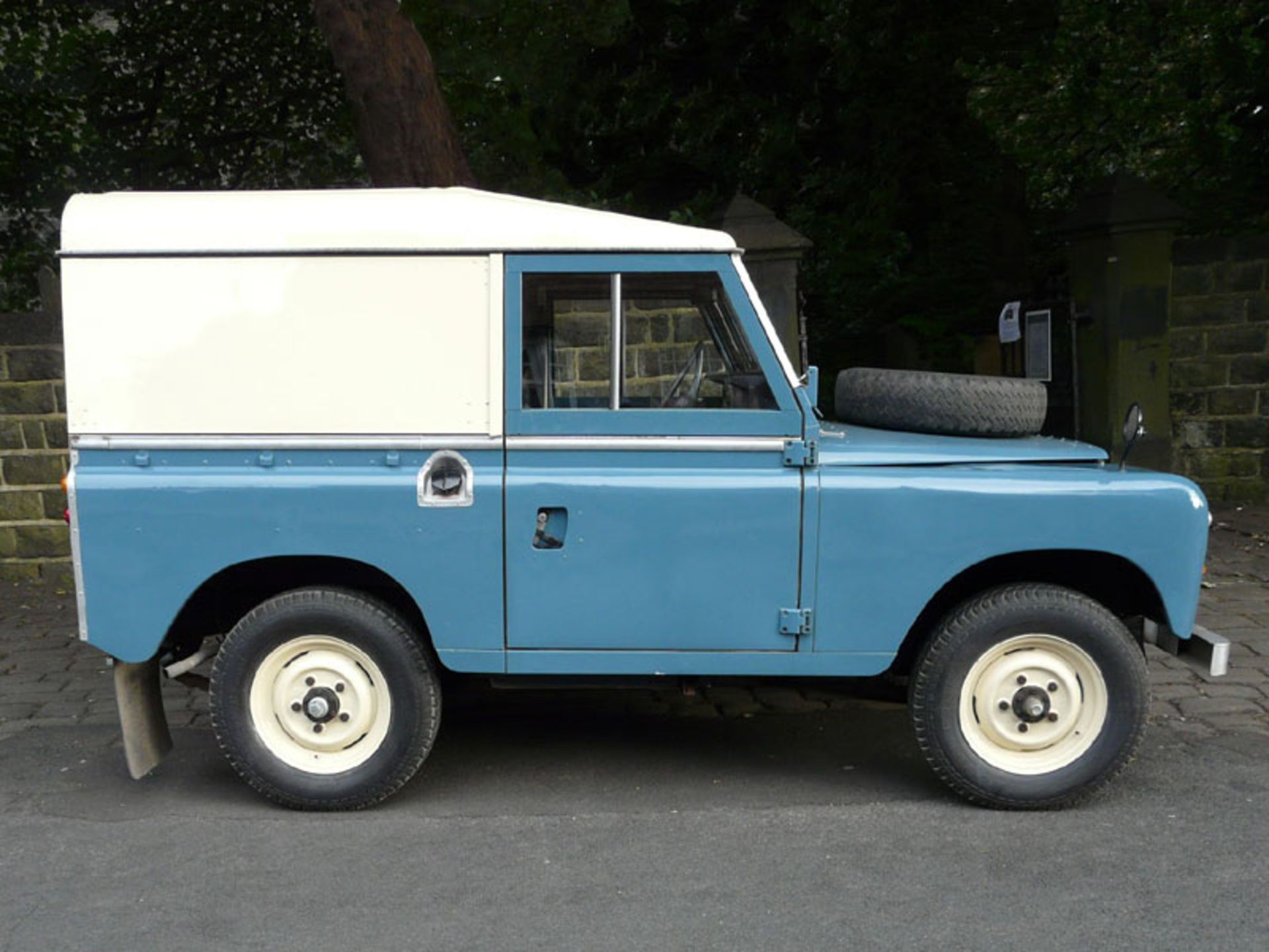 1975 Land Rover 88 Series III - Image 2 of 6