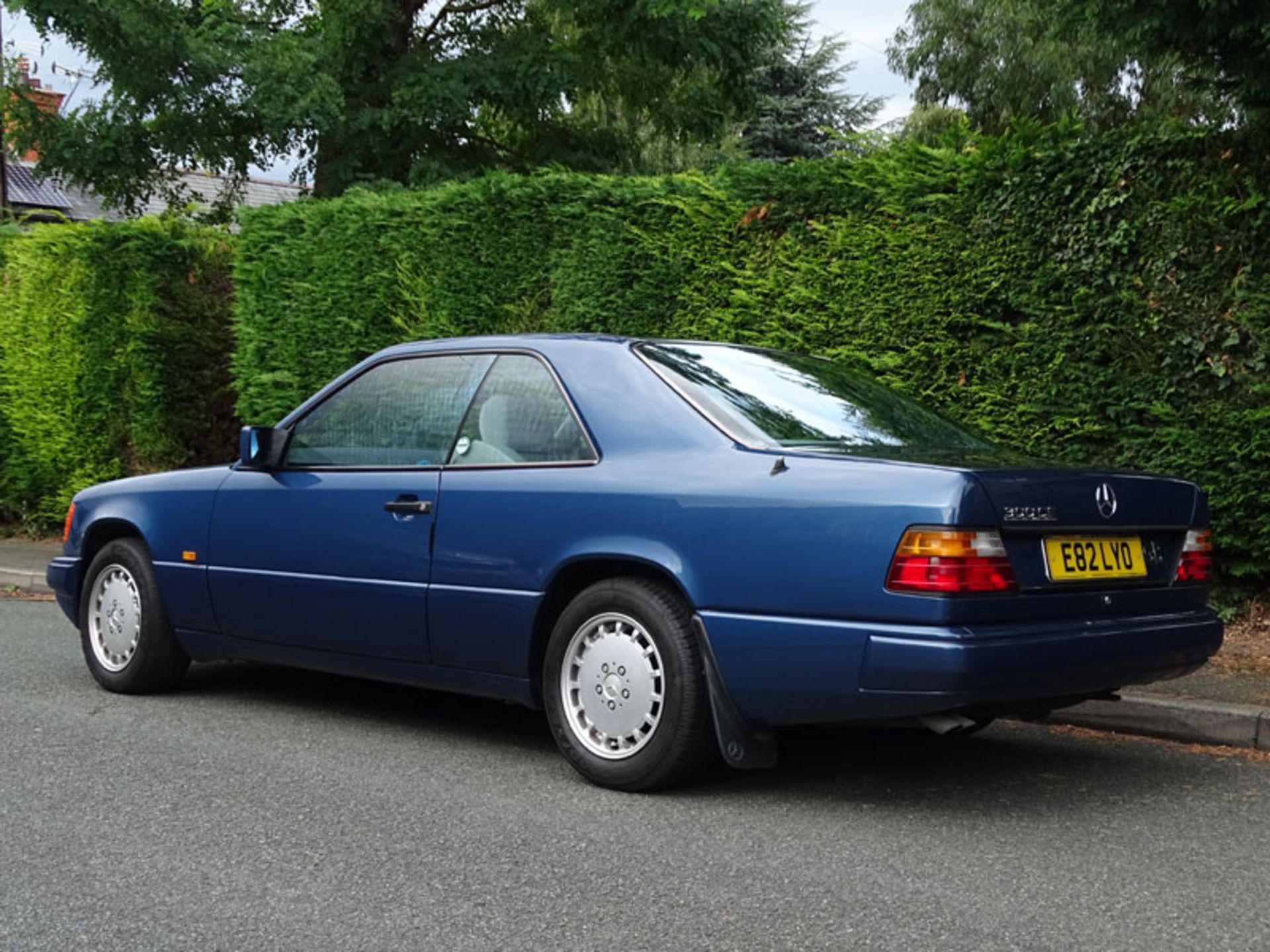 1988 Mercedes-Benz 300 CE - Image 2 of 7