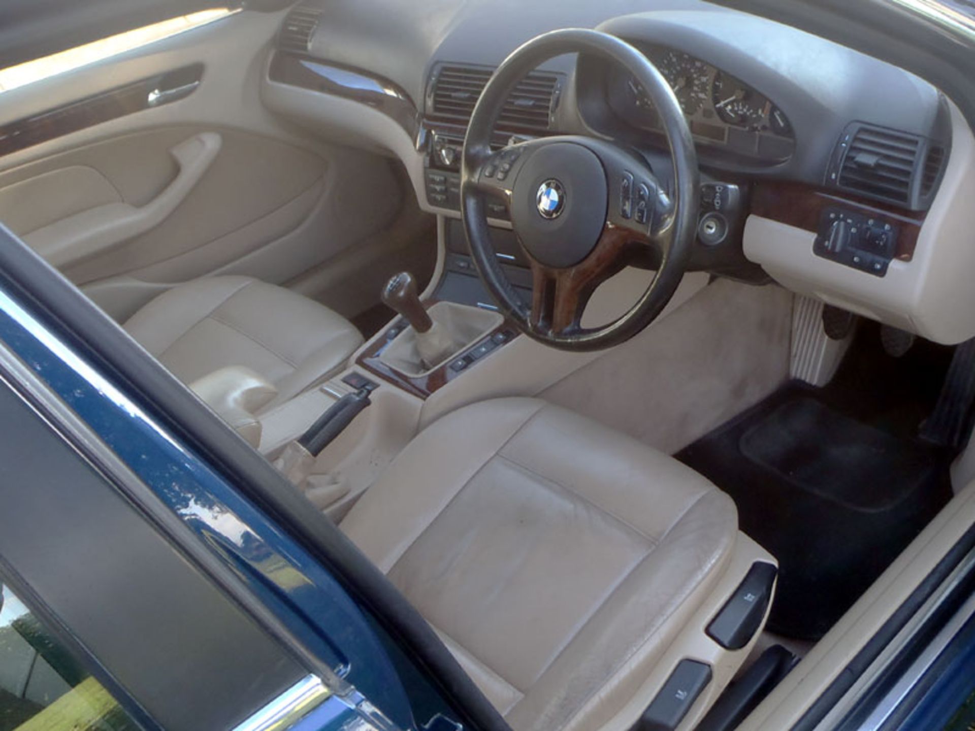 2004 BMW 330D SE Touring - Image 3 of 4