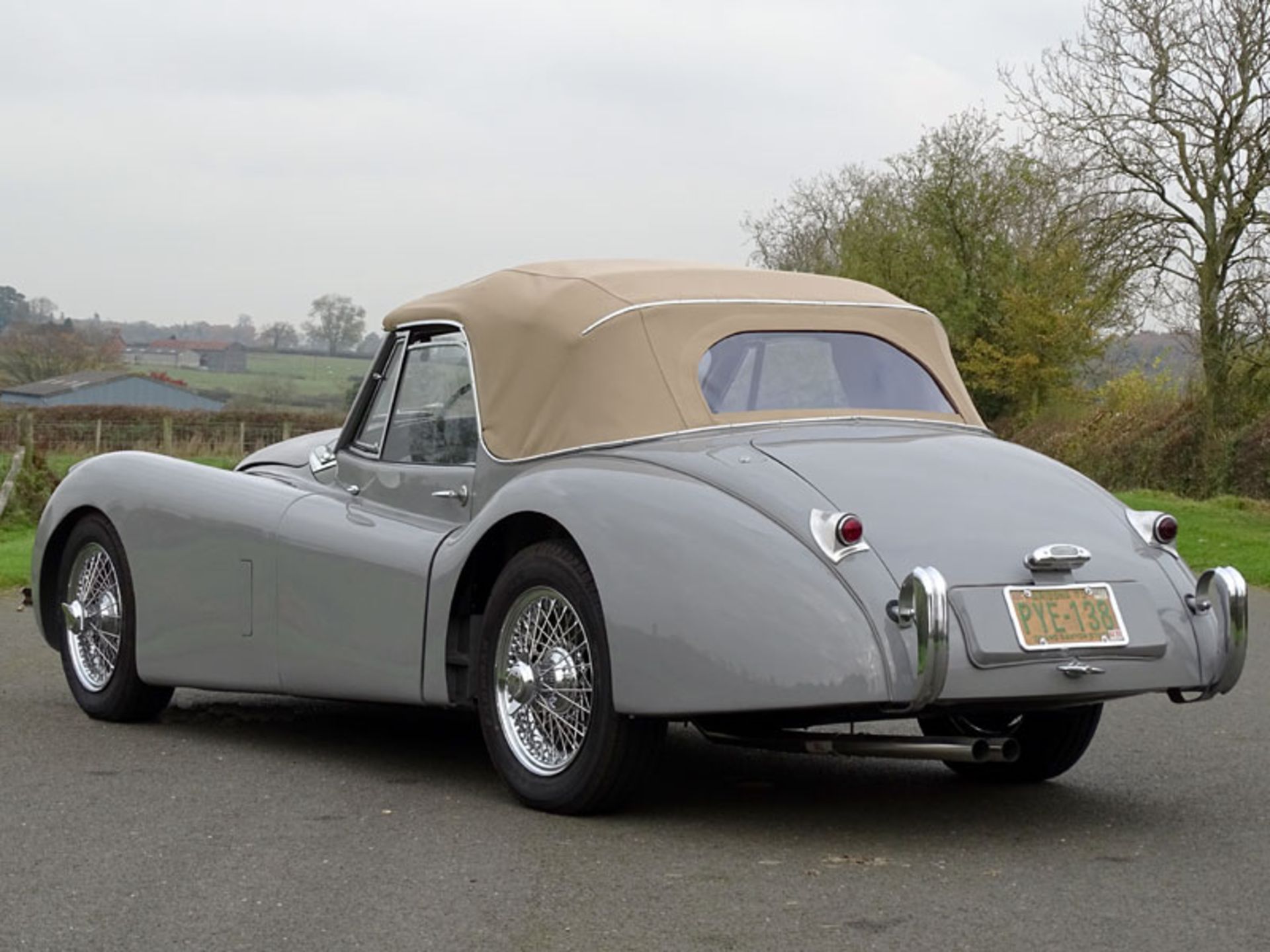 1953 Jaguar XK120 Drophead Coupe - Image 4 of 9