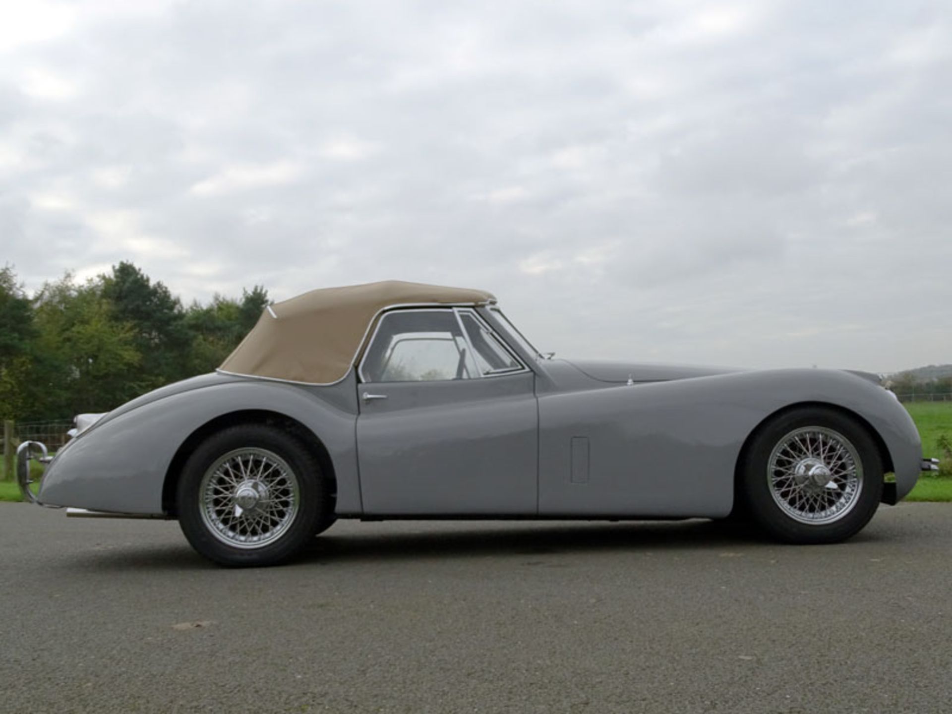 1953 Jaguar XK120 Drophead Coupe - Image 3 of 9