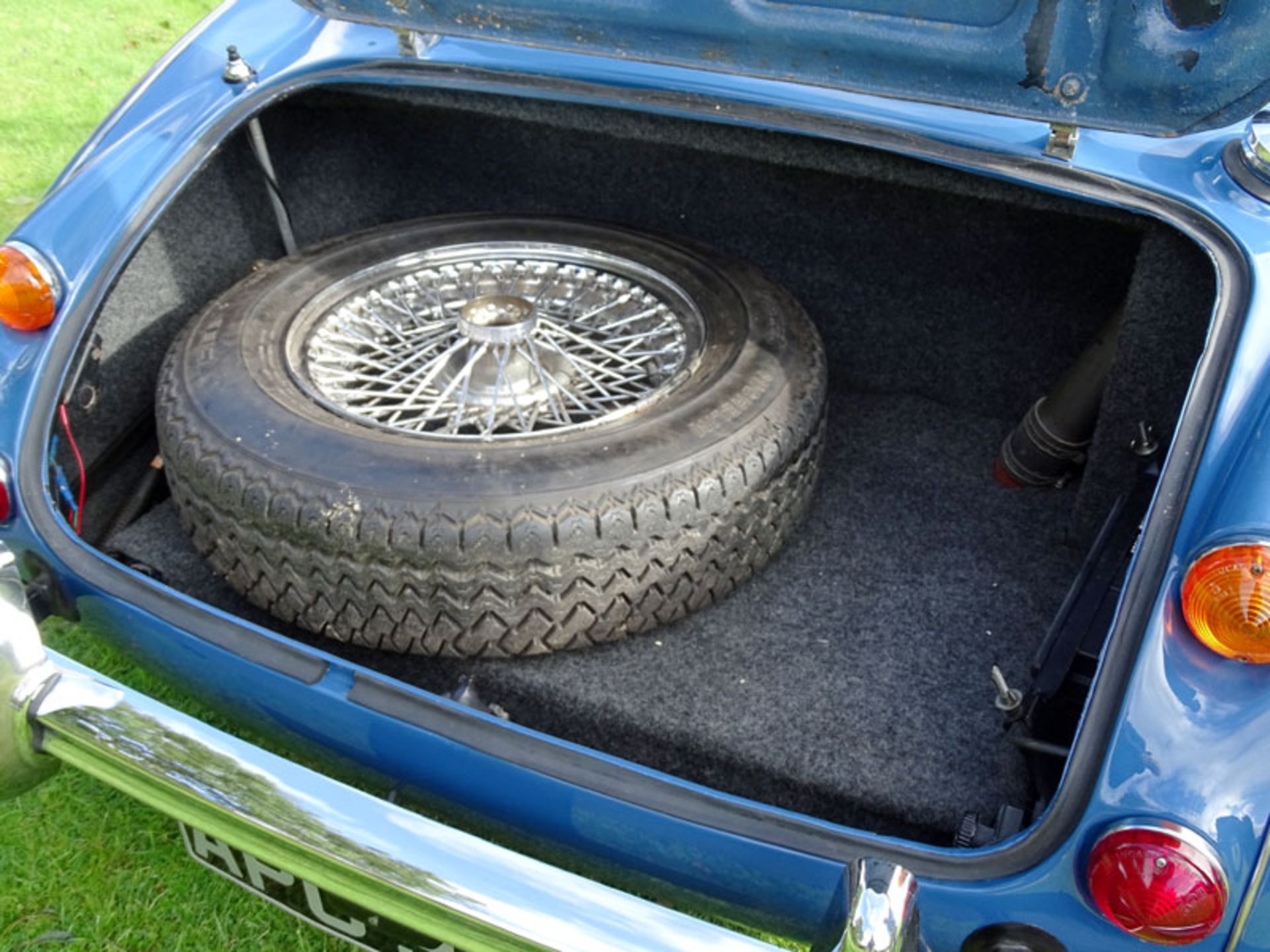 1965 Austin-Healey 3000 MKIII - Image 6 of 8