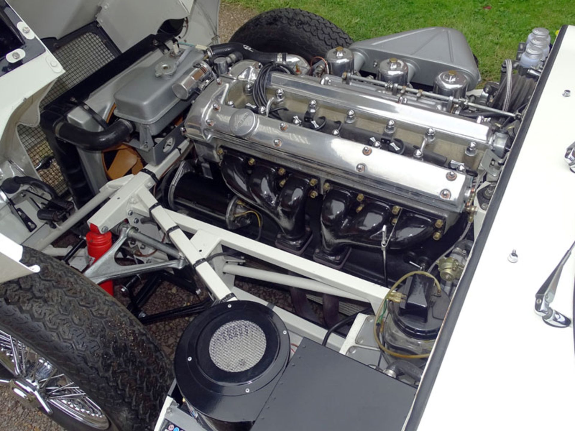 1962 Jaguar E-Type 3.8 Roadster - Image 8 of 12