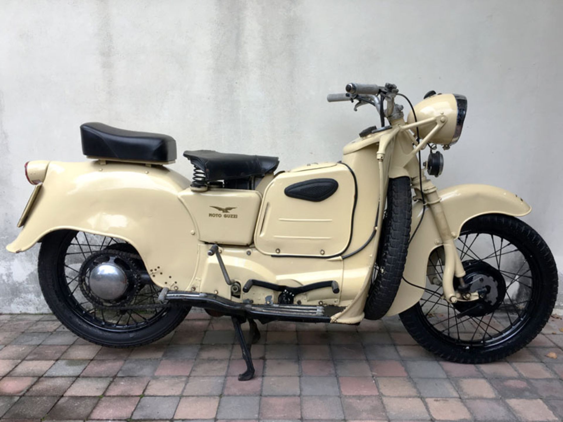 1954 Moto Guzzi Galletto 192 - Image 2 of 2