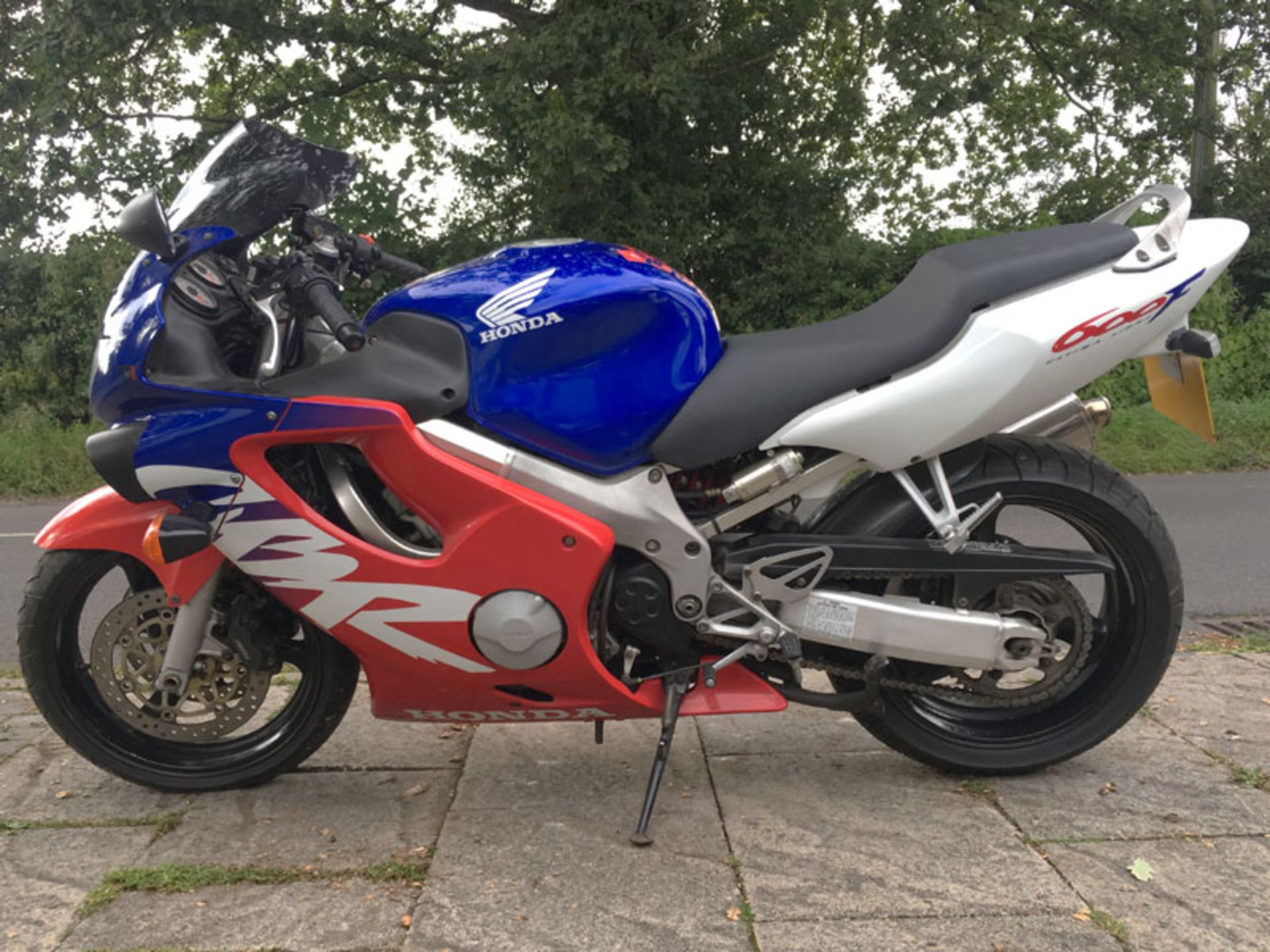 2000 Honda CBR600F - Image 2 of 3