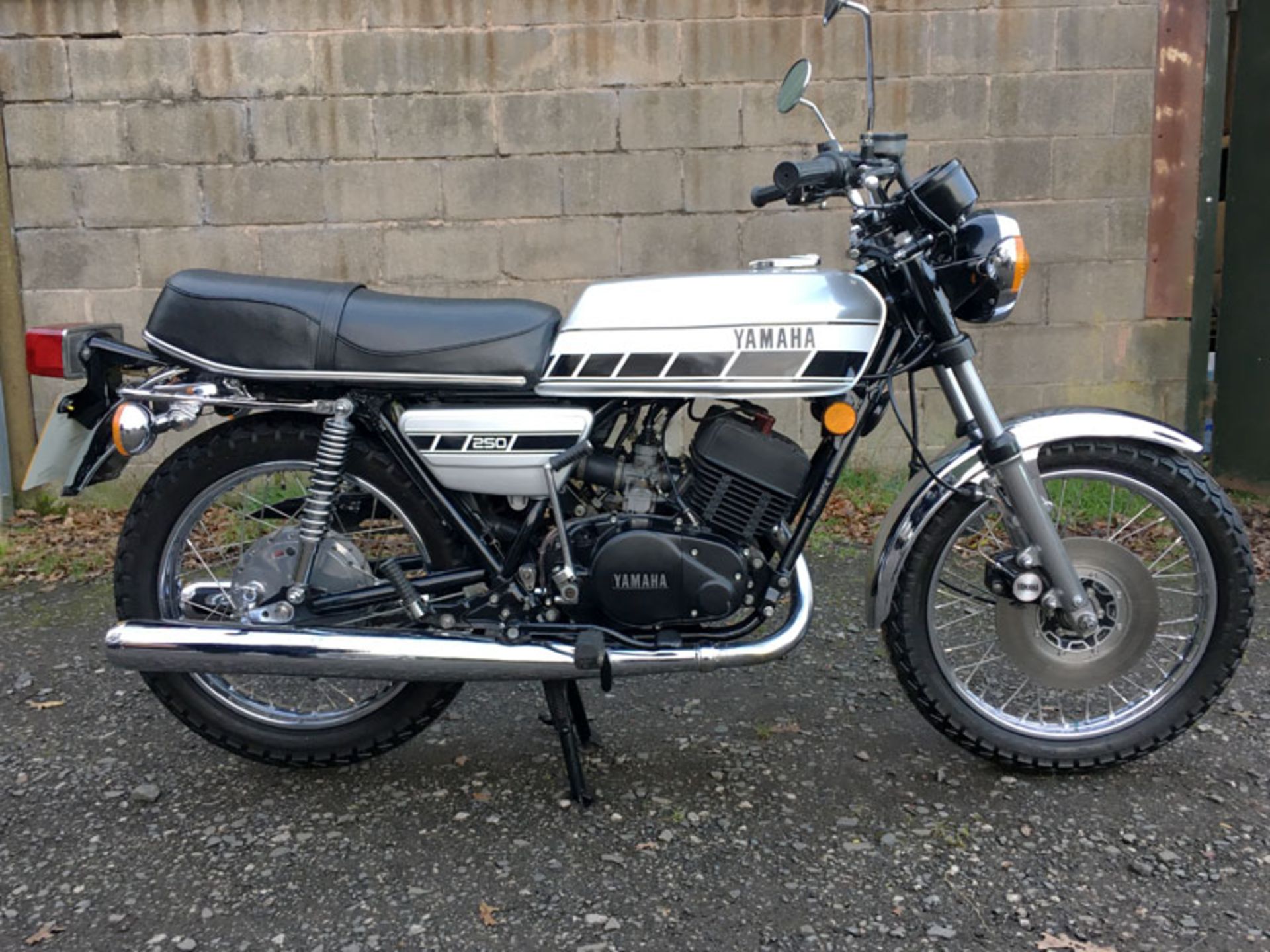 1976 Yamaha RD250 - Image 2 of 5