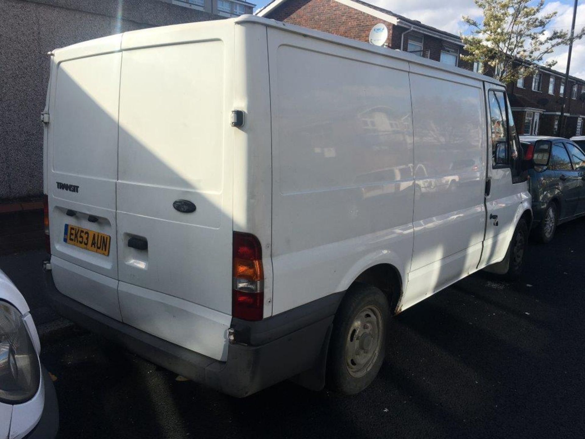 Ford Transit 125T 280 refrigerated panel van, date of registration: 30/09/2003, registration number: - Image 2 of 4