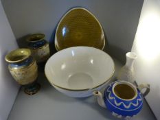 A quantity of decorative china to include - Copleand, Royal Doulton, Royal Worcester etc