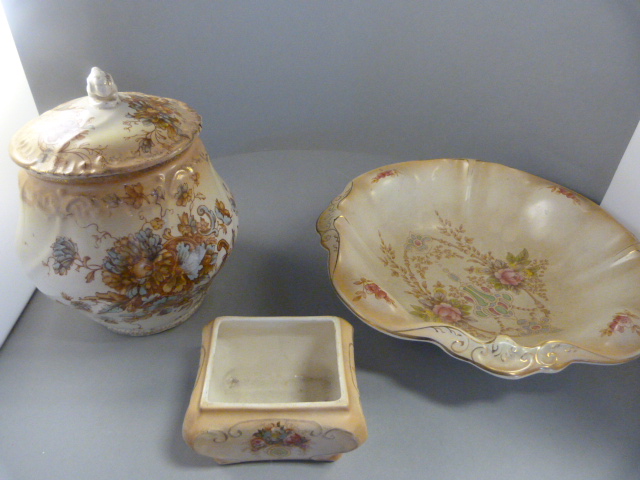 A quantity of Crown Devon ware to include platters, bowls and a pot - Image 3 of 3