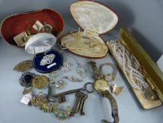 A small quantity of costume jewellery to include some silver