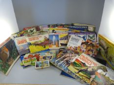 A Large quantity of tea cards and cigarette cards in 1 box