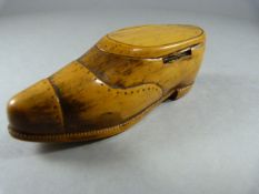 A Treen Snuff box in the form of a Gentlemans shoe (Hinge A/F)