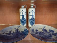 2 Bols Delft Blue bottles and 2 Delft blue plates