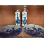 2 Bols Delft Blue bottles and 2 Delft blue plates