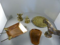 A small quantity of copper and brass to include a Cockerel match holder