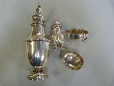 Selection of hallmarked silver to include salts and shakers. Total weight 251g.