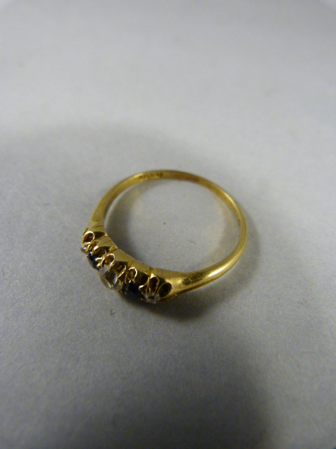 An 18ct Gold Ring with Sapphires and Diamonds - Image 2 of 2