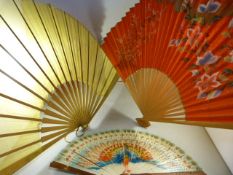 A quantity of Vintage hand held fans