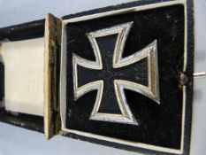 A German Third Reich Iron Cross,dated 1939 in box (A/F)