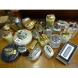 Collection of various table lighters - Onyx and silverplated