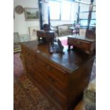 Mahogany dressing table of 4 drawers with mirror over
