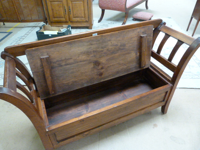 Hardwood Bench with lift top - Image 2 of 2