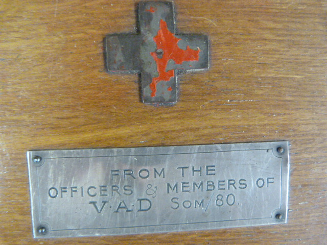 Empty canteen cutlery box with silvered plaque bearing the words ' Officers of the VAD' - Image 2 of 4