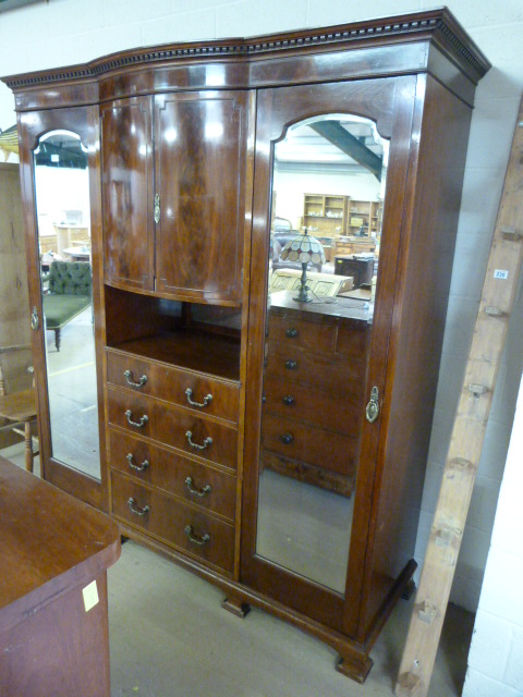 A Mahogany Triple wardrobe with four drawers - (Keys in office) - Image 2 of 2