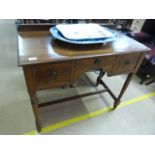 A Mahogany hall table with single stretcher - 2 drawers