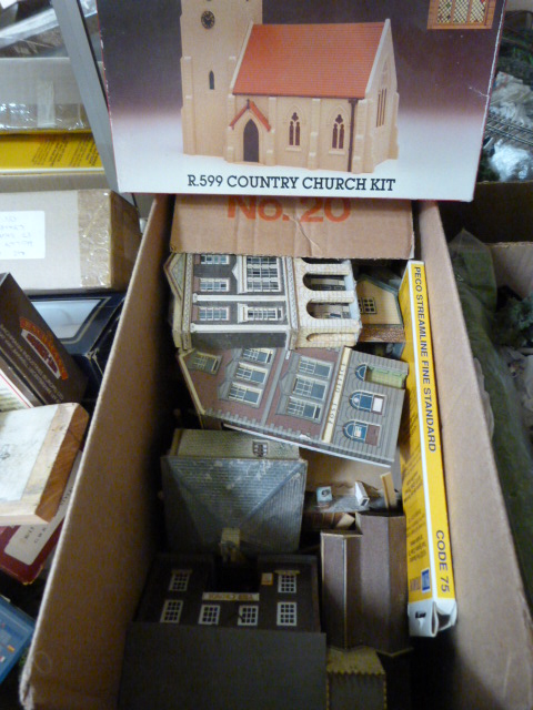 Large quantity of Model railway ephemera, to include Buildings, trees and track - Image 4 of 4