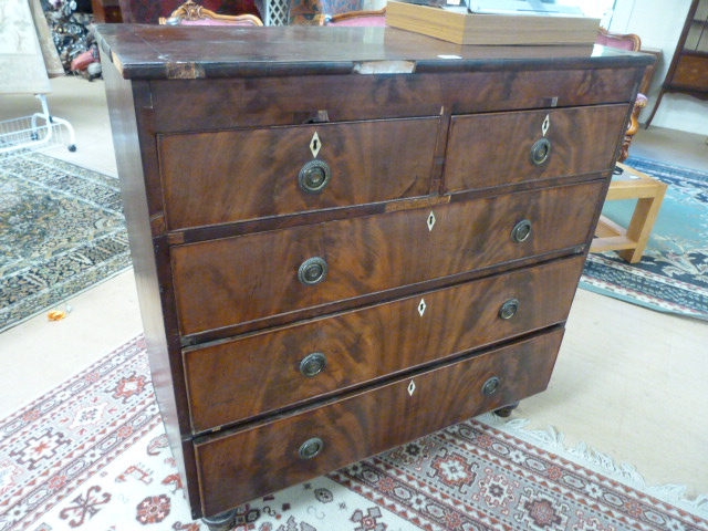 Mahogany chest of 5 drawers