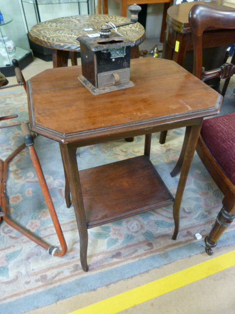 A Tall mahogany plant stand - Image 2 of 2