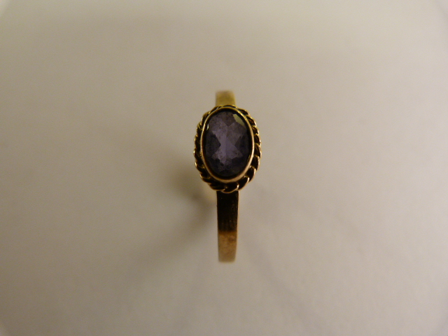 Amethyst ring set in 9ct Gold - Image 3 of 3