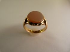 15ct Gold Birmingham 1866 Sardonyx Gents signet ring - The oval stone is approx 12mm Wide and the