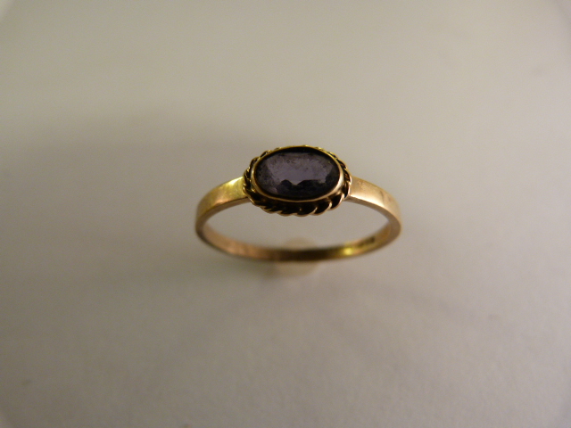 Amethyst ring set in 9ct Gold