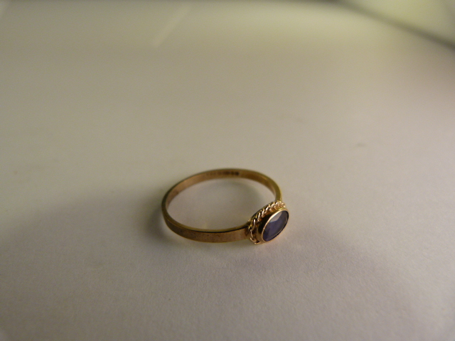 Amethyst ring set in 9ct Gold - Image 2 of 3