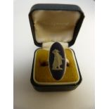 1970's silver ring set with oval dark blue Wedgwood Jasper panel - approx 29.4mm x 13.5mm across.