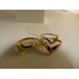 Pair of 9ct Gold wishbone style rings and one ladies signet ring Size 1 x L , 2 x P Total Weight 4.