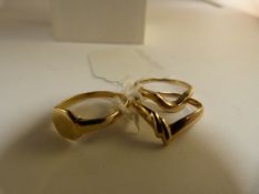 Pair of 9ct Gold wishbone style rings and one ladies signet ring Size 1 x L , 2 x P Total Weight 4.
